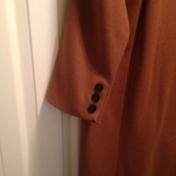 Cashmere and Wool Coat - Picture 6 of 6